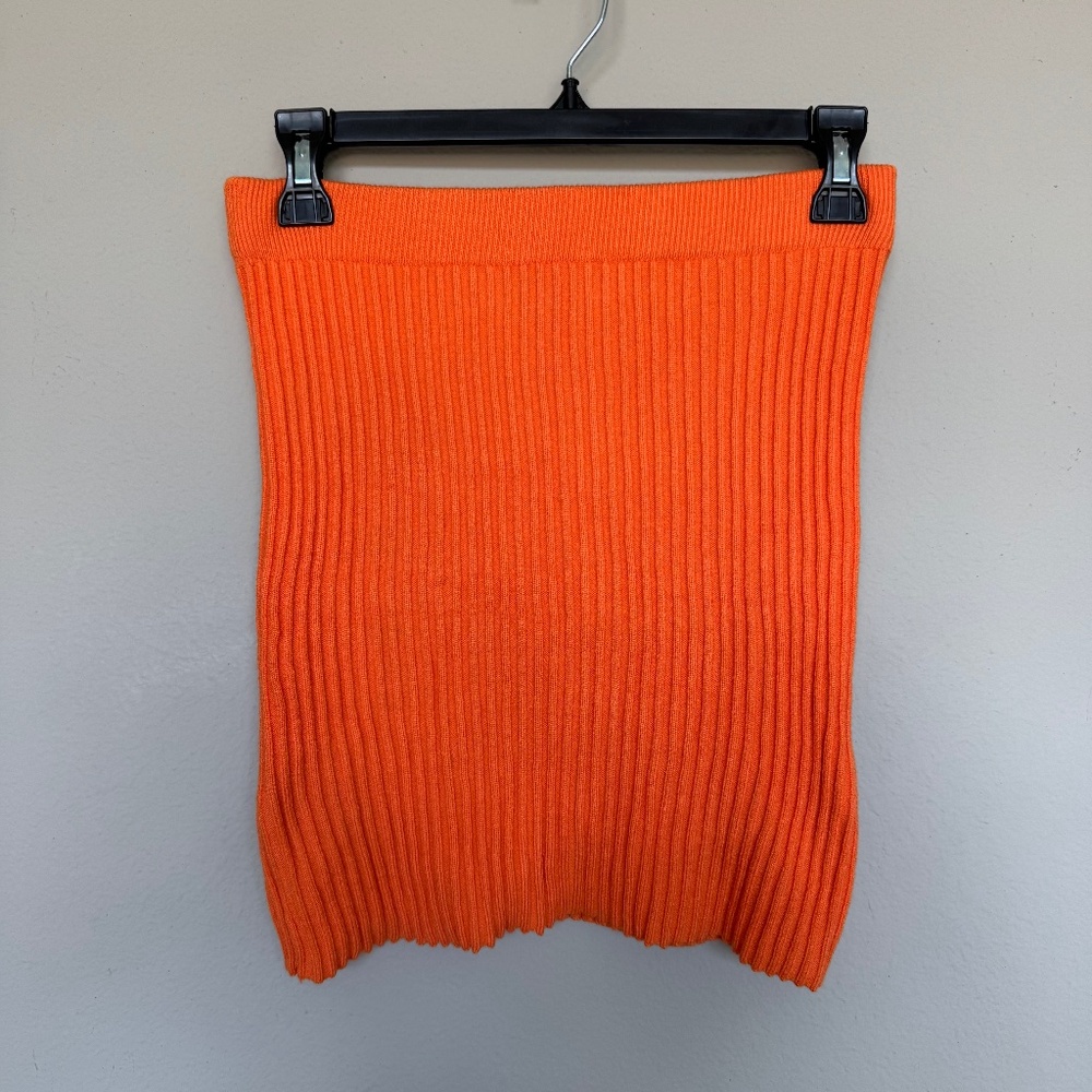Orange knitted mini skirt